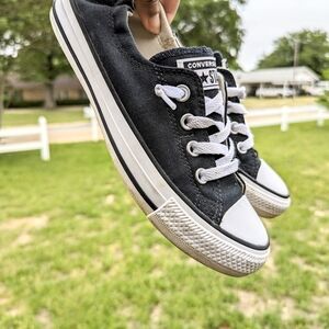 Chuck Taylor All Star Shoreline| low top | women's size 8 | black and white